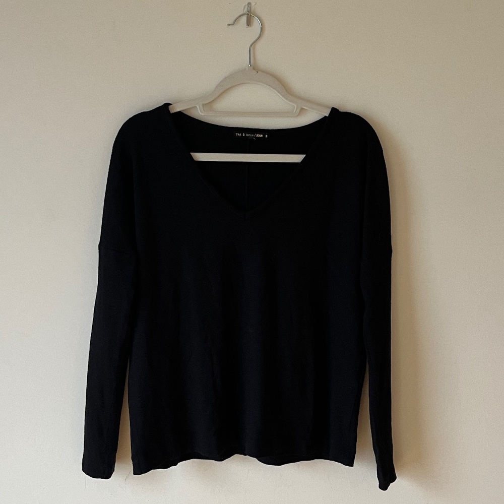 Rag & Bone lightweight v-neck sweater